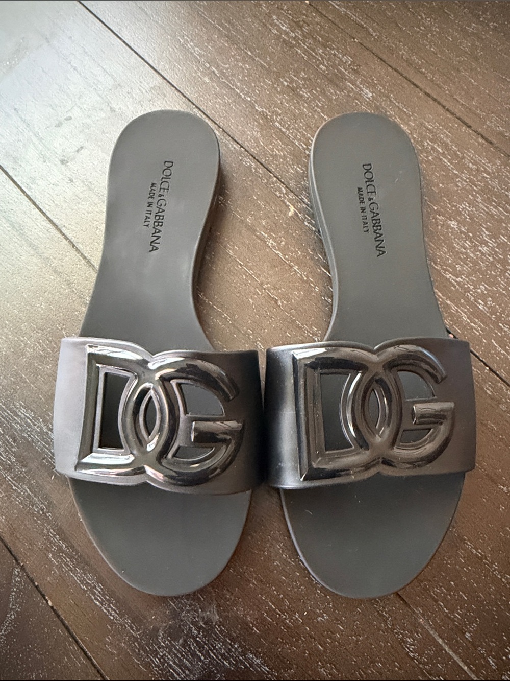 Dolce & Gabbana Bianca Interlock Slide Sandals. Exactly how you see them!